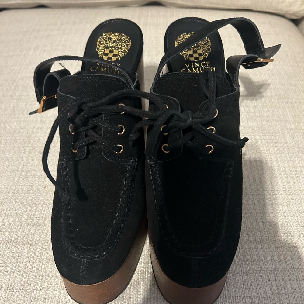 BRAND NEW VINCE CAMUTO PLATFORM CLOG SIZE 9